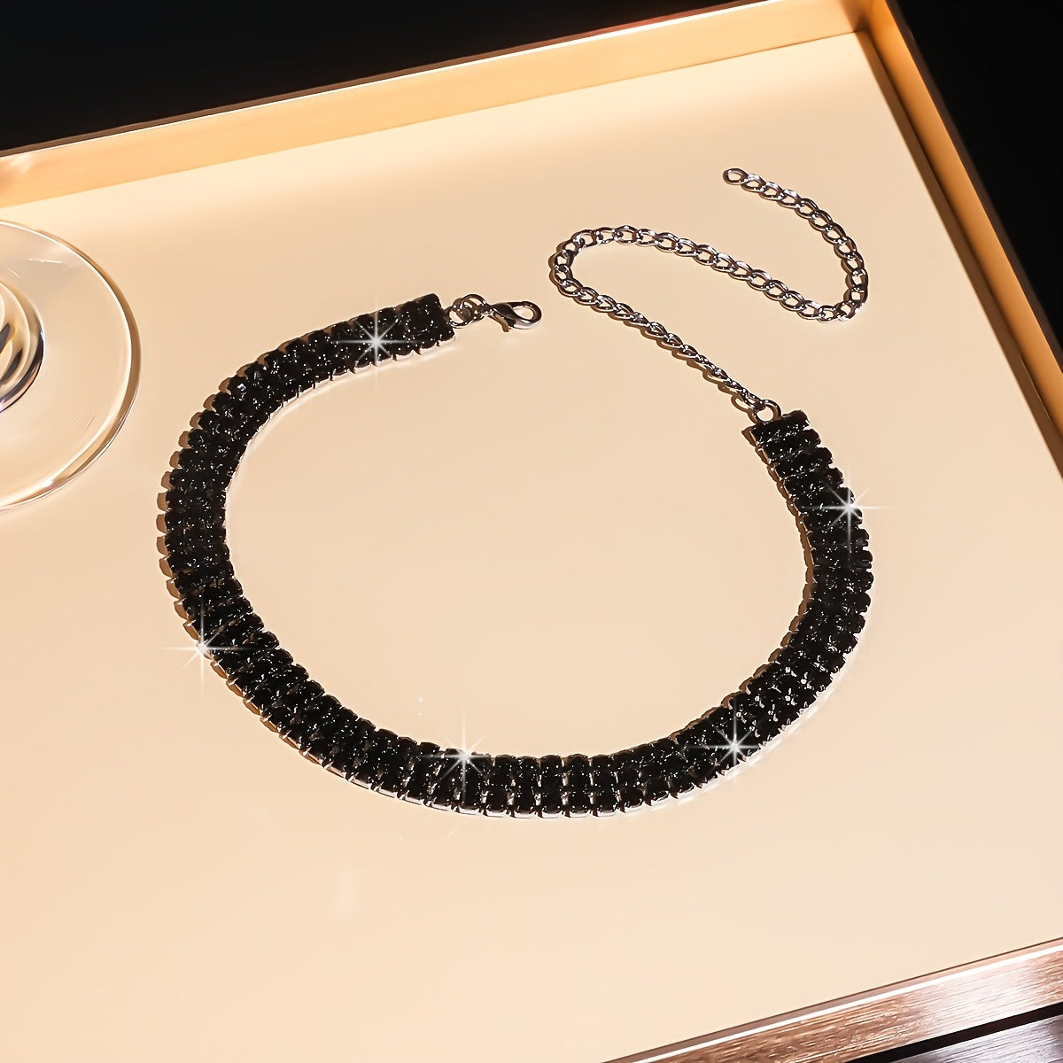 Choker con cristalli luminosi