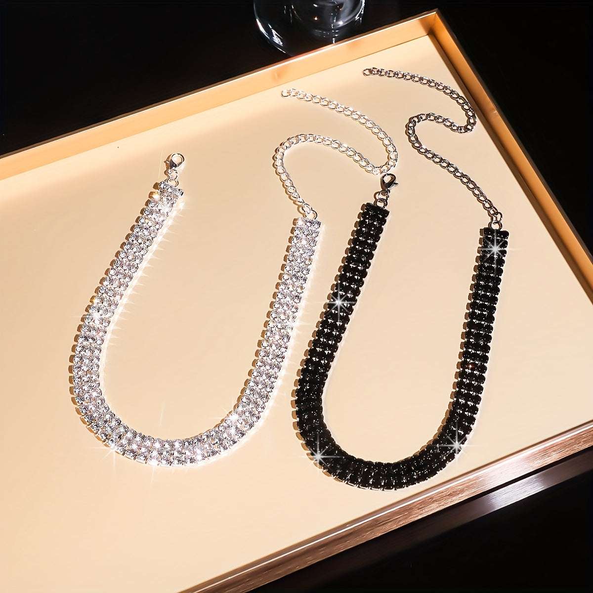 Choker con cristalli luminosi