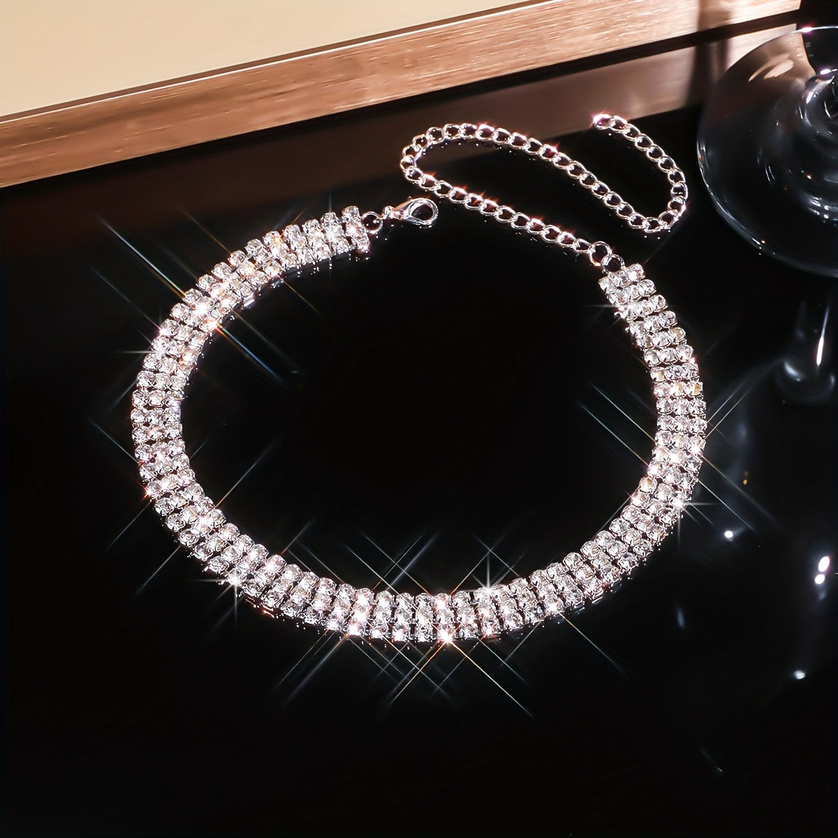 Choker con cristalli luminosi