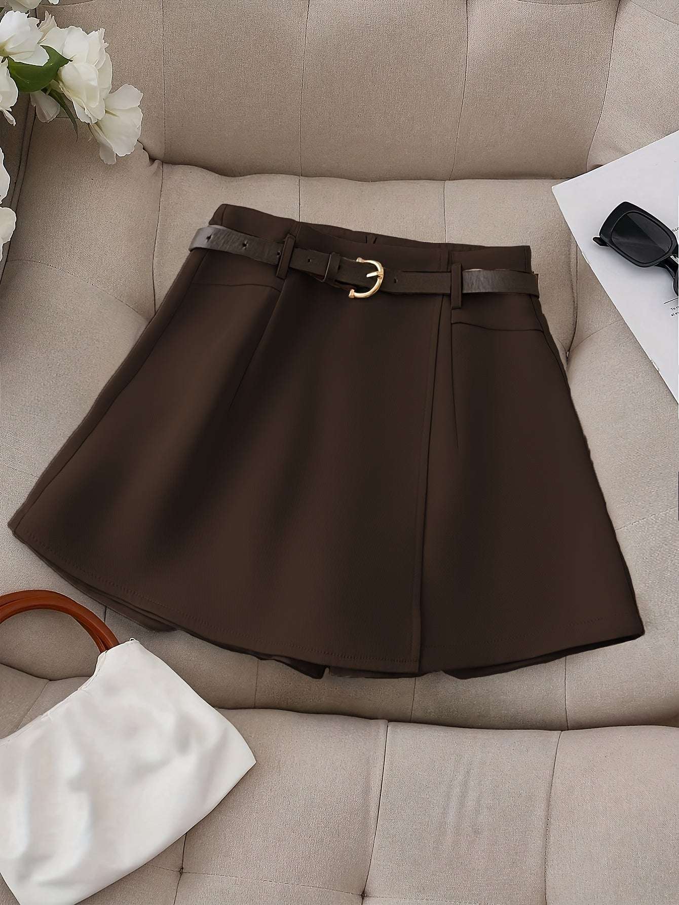 Shorts a portafoglio con cintura elegante