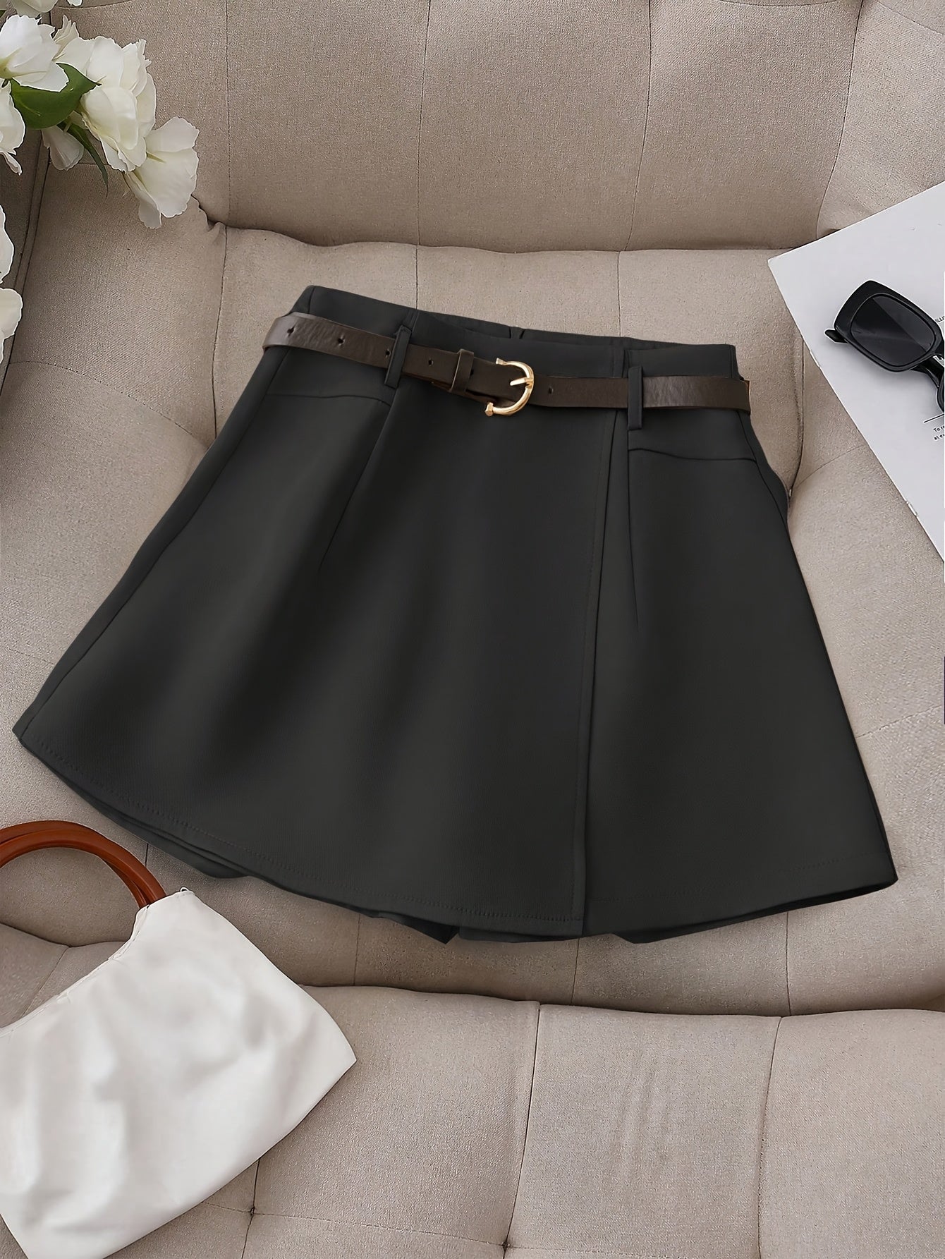 Shorts a portafoglio con cintura elegante