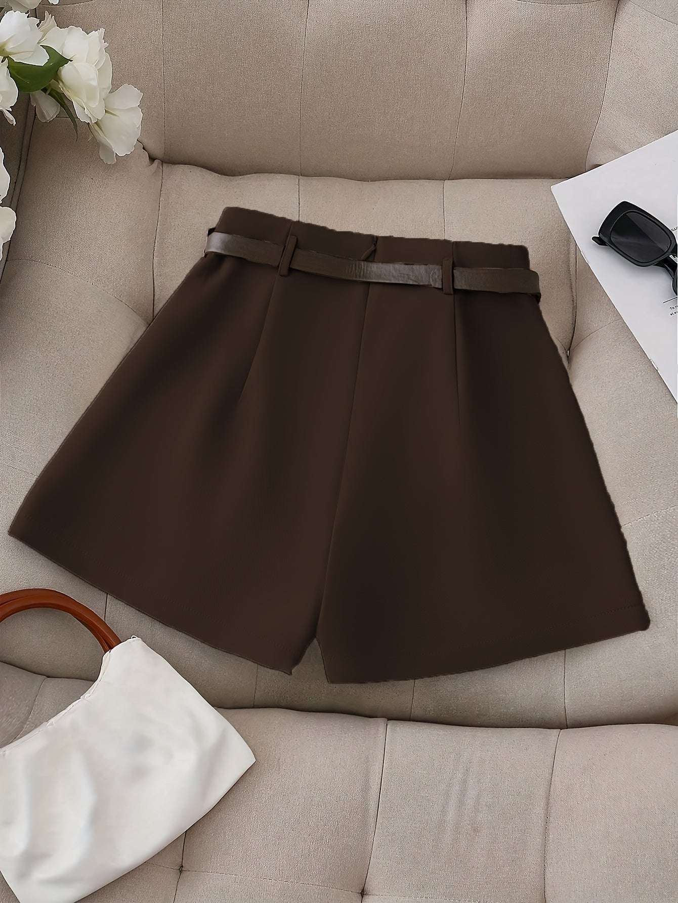 Shorts a portafoglio con cintura elegante