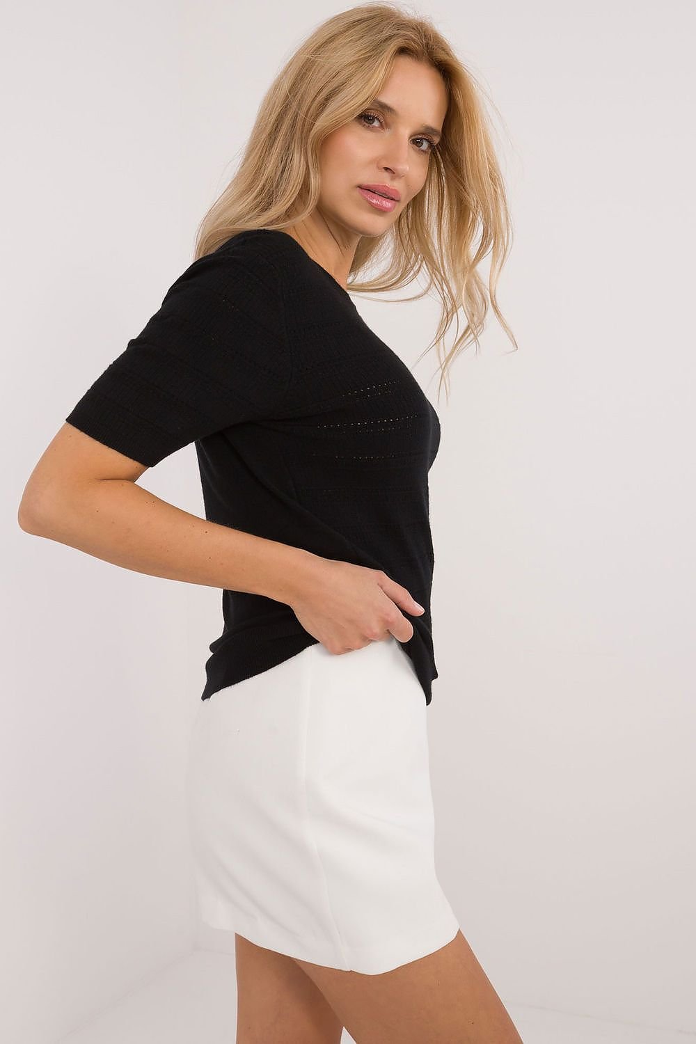 Short sleeve sweater