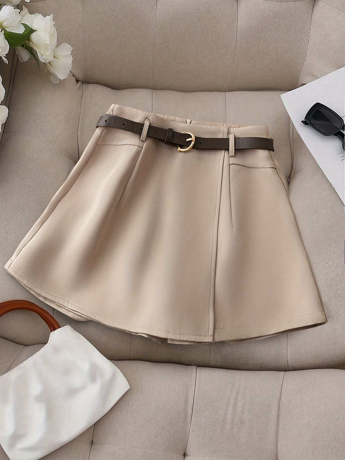 Shorts a portafoglio con cintura elegante