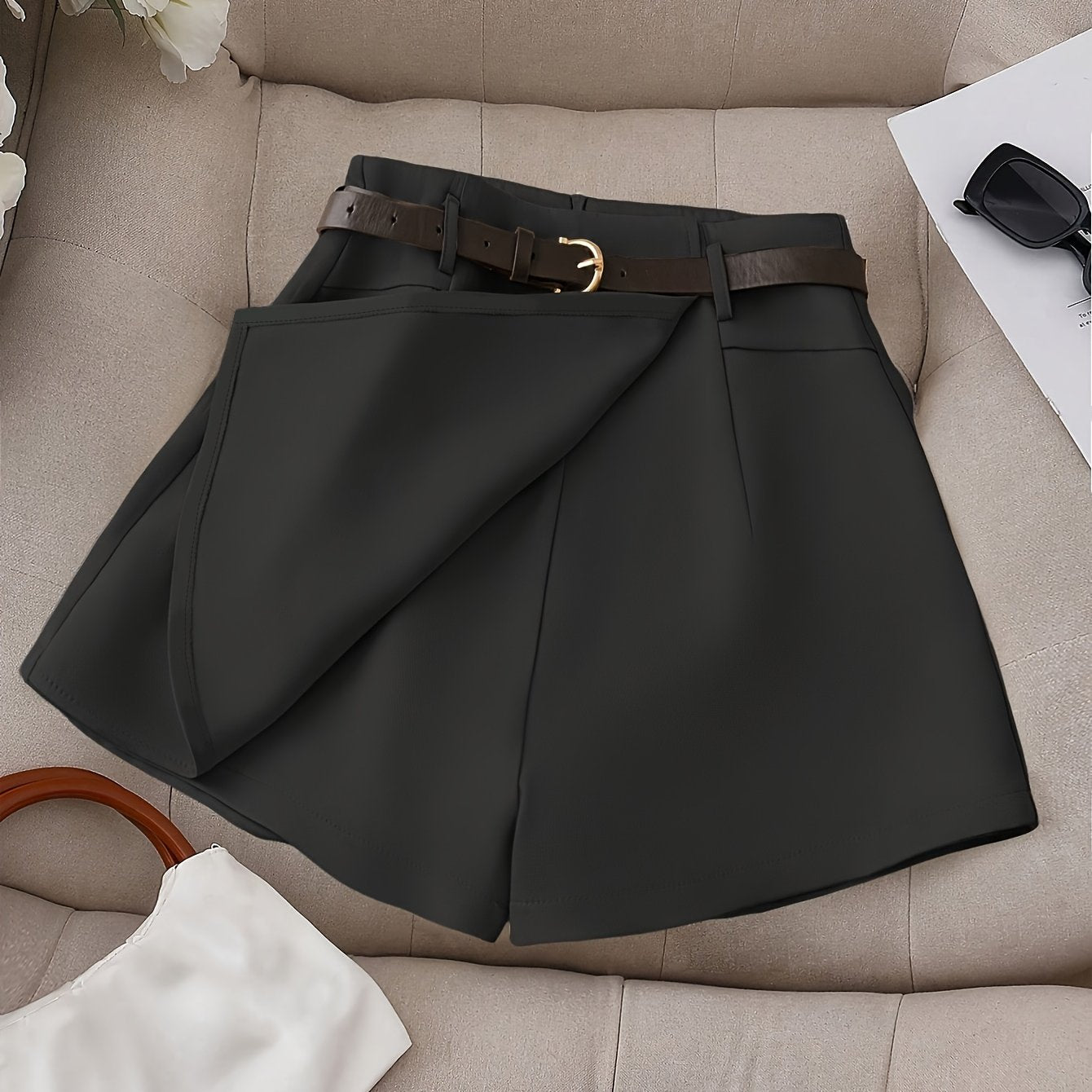 Shorts a portafoglio con cintura elegante